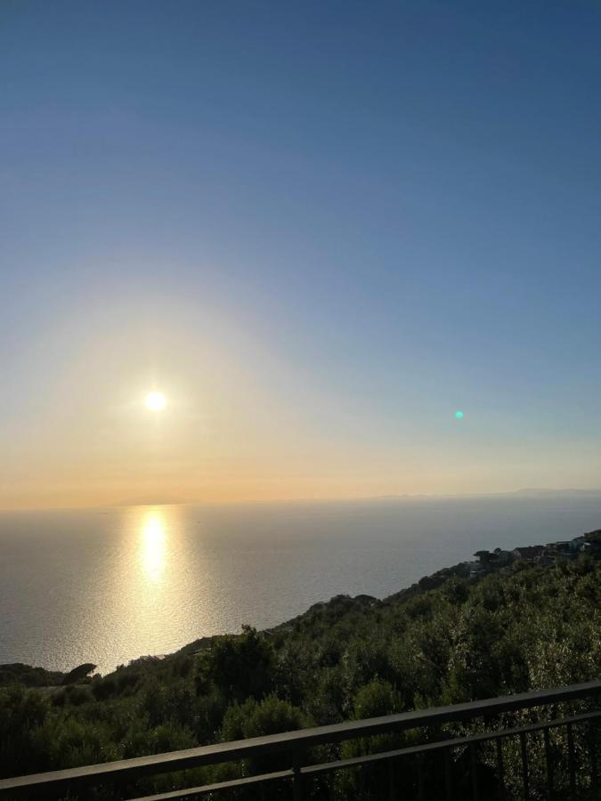 Loren House, Relaxing Location With Seaview Massa Lubrense Esterno foto